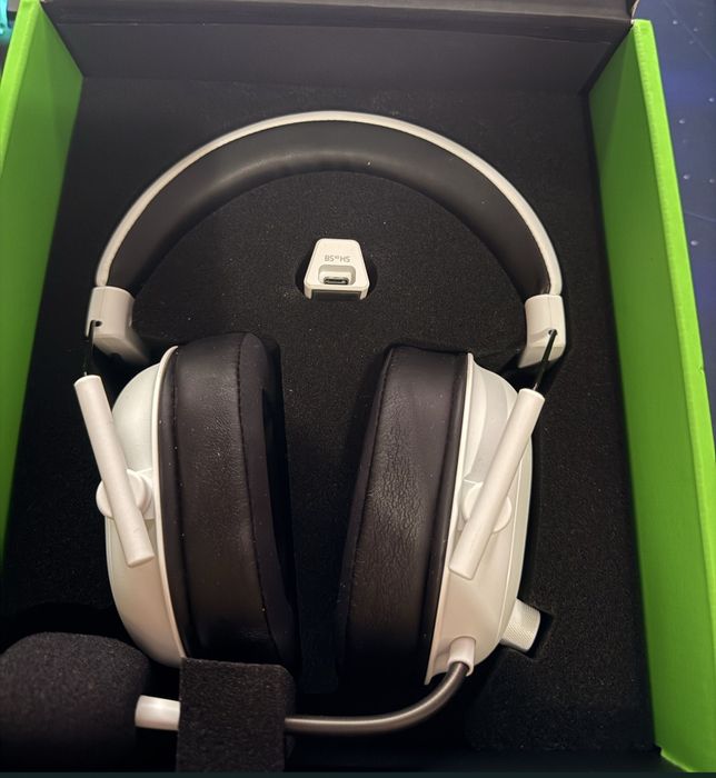 Vand Casti Gaming Razer Wirless