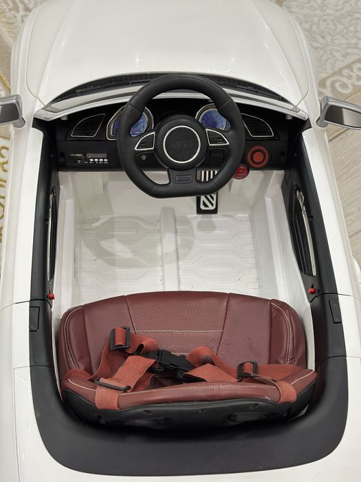 Машина детская кабриолет