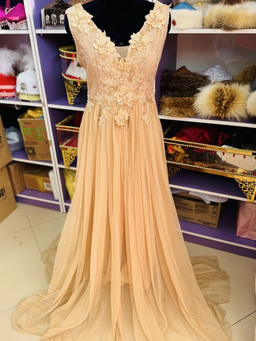 Нарядные и вечерние платья