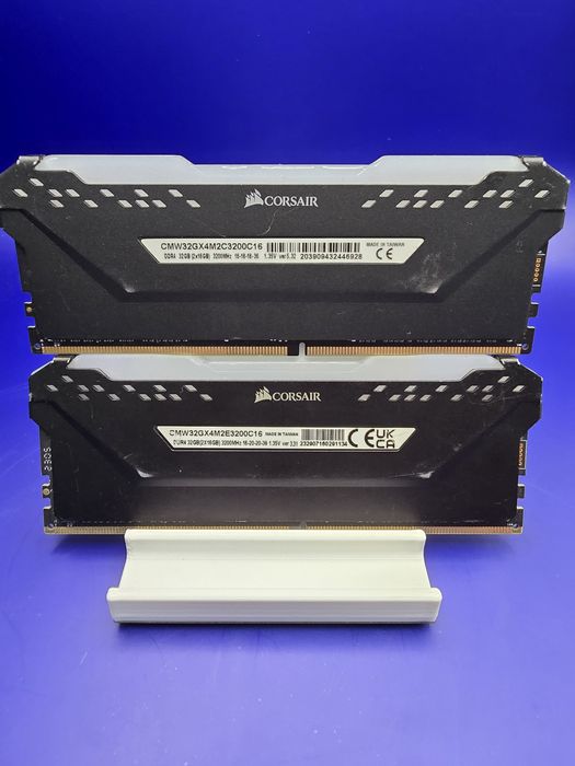 Memorii RAM Kit 32gb ddr4,3200mhz,cl16 ,Garanție