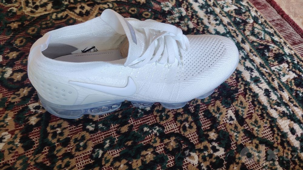 vapormax nike 42. 43 razmer bor yangi