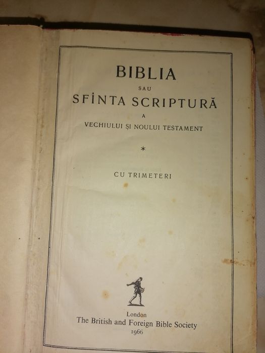 Biblie veche, rara, editata în Anglia an 1966.