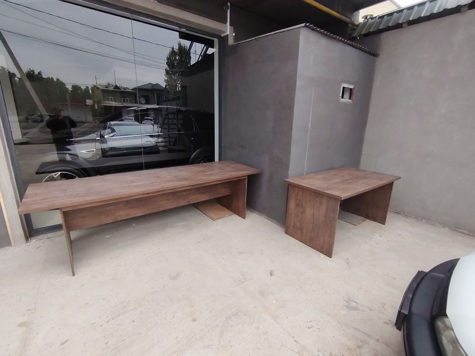 Стол 2шт продаётся