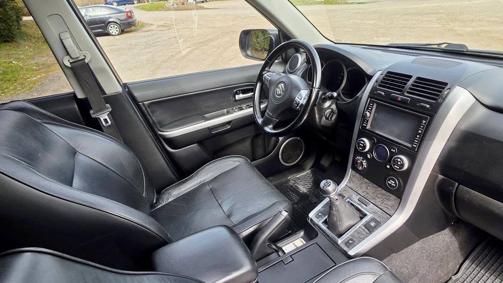 Suzuki Grand Vitara 4x4 euro 5 full navi trapa