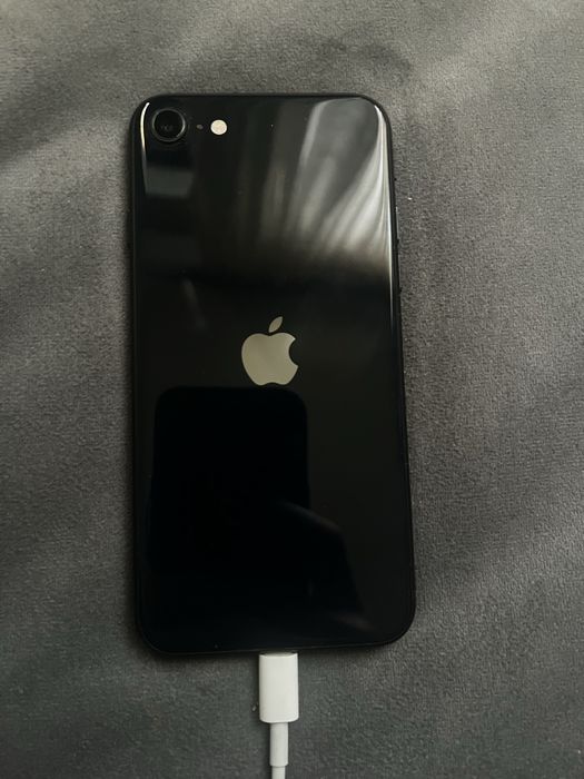 Продам iphone se