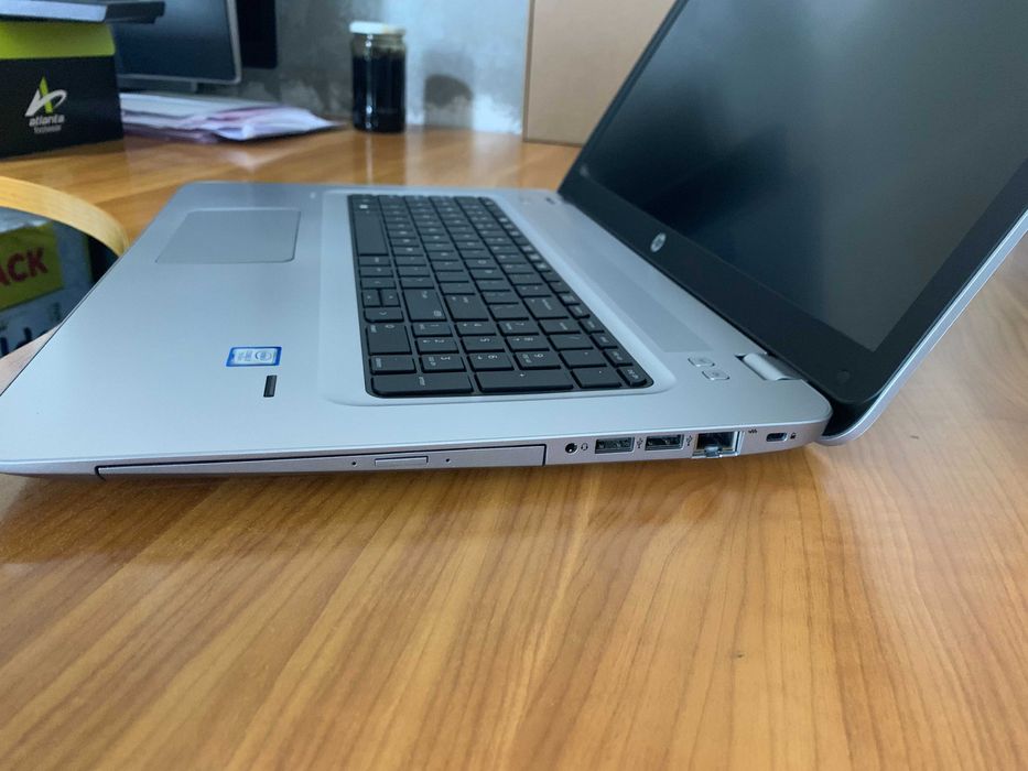 Лаптоп 17" HP ProBook 470 G4, Intel Core i7-7500U, 8GB RAM, 256GB SSD