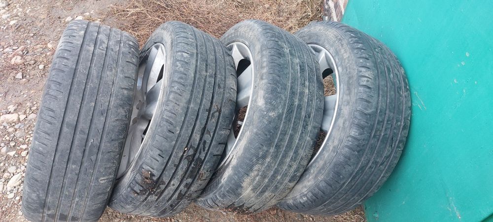 Продам комплект шин