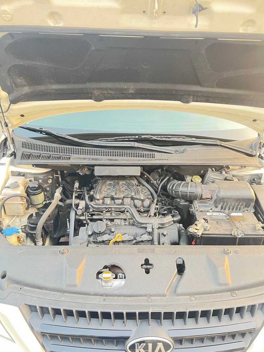 KIA Karnival - 2.7 9700 $