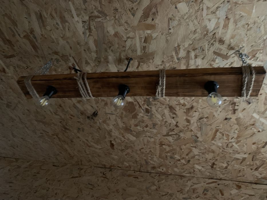 Дървен полилей ръчно изработен