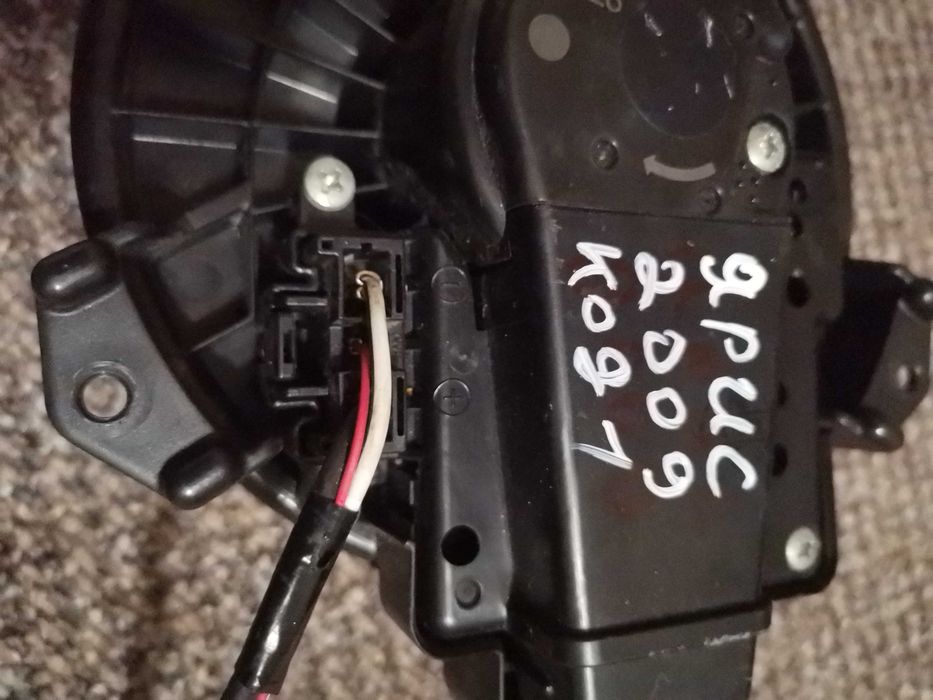 Вентилатор/моторче/турбина парно Toyota Yaris/ Тойота ойота Ярис 2009г