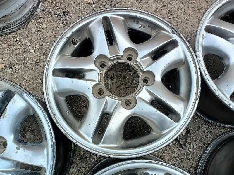 Продам оригинальные легкосплавные диски R16 на Toyota Land Cruiser VX