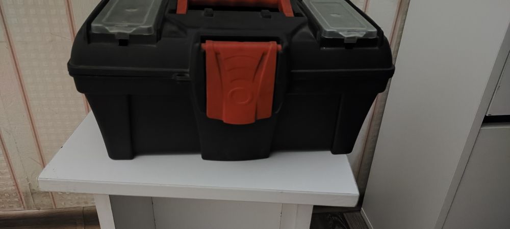 Продаю коробку для инструментов