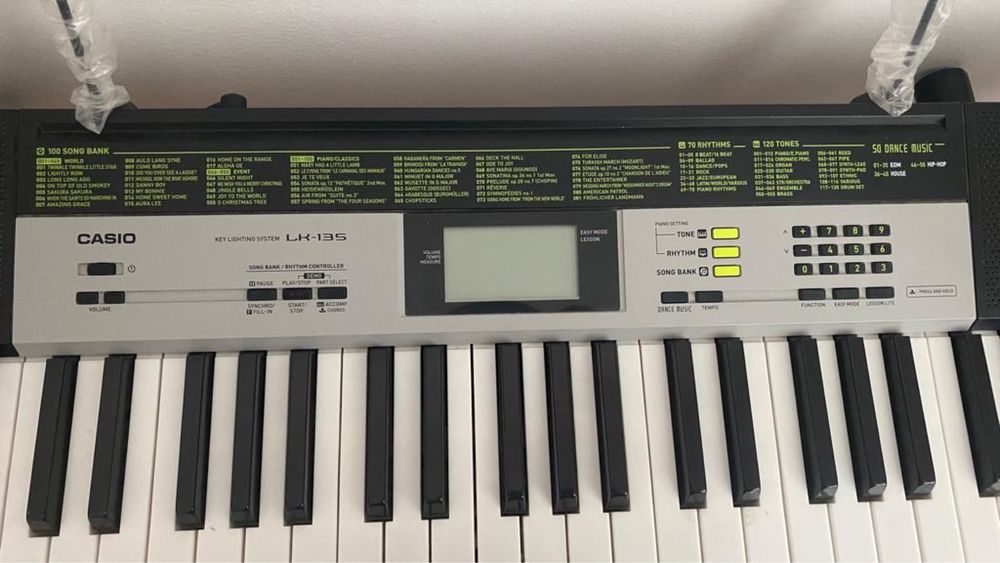 Синтезатор Casio