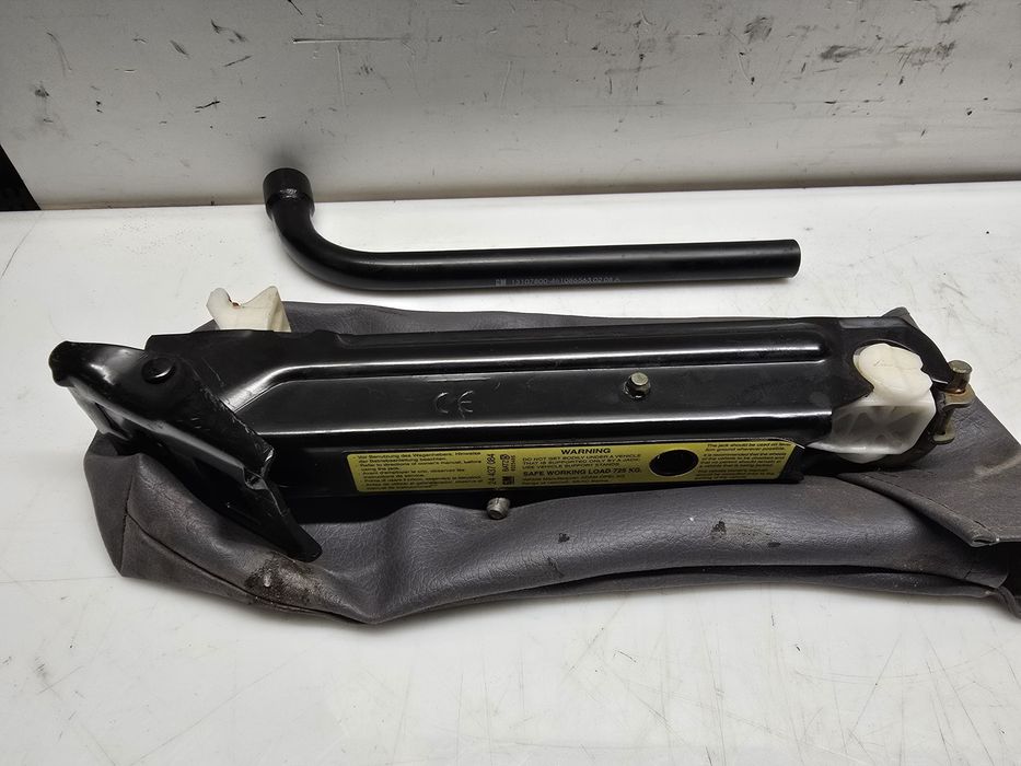 Крик и ключ за гуми за Opel / Опел