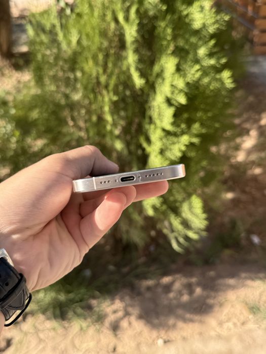 IPhone 15 pro White