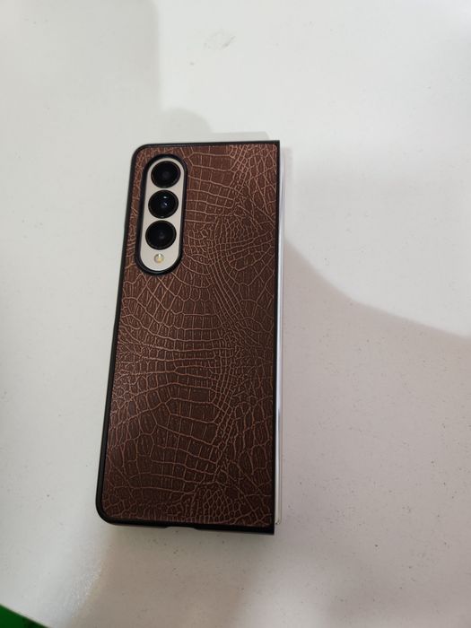 Samsung Z Fold-4  holati Zoʻr. 32 soat ishlagan