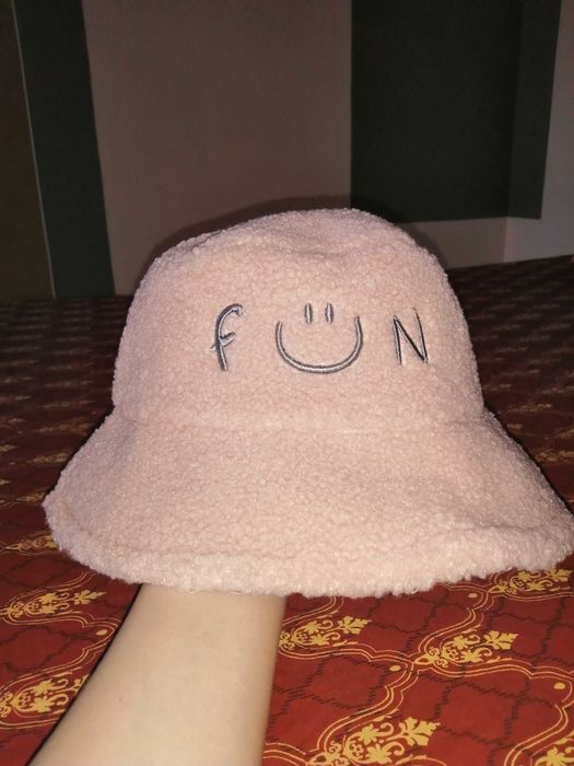 Продам НОВУЮ шляпу (шапка) нежно розовый цвет/сезон зима/двухсторонняя