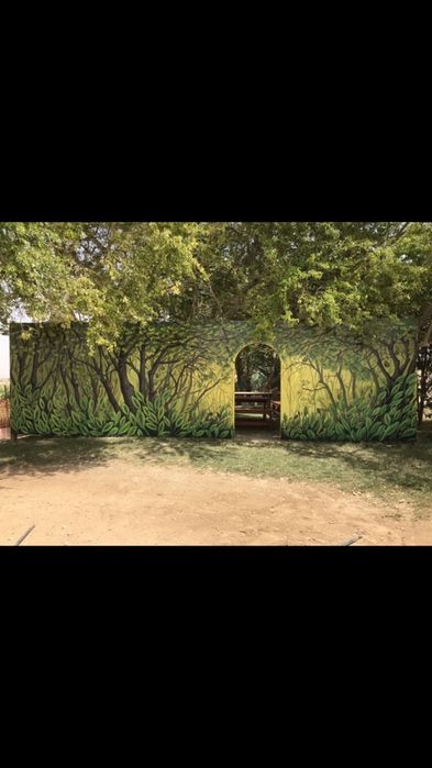 Рисувам  стенописи