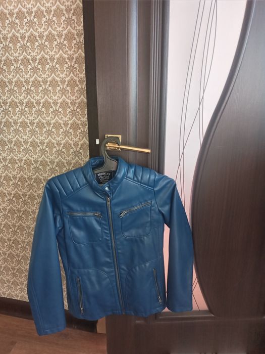 Продам куртку на мальчика