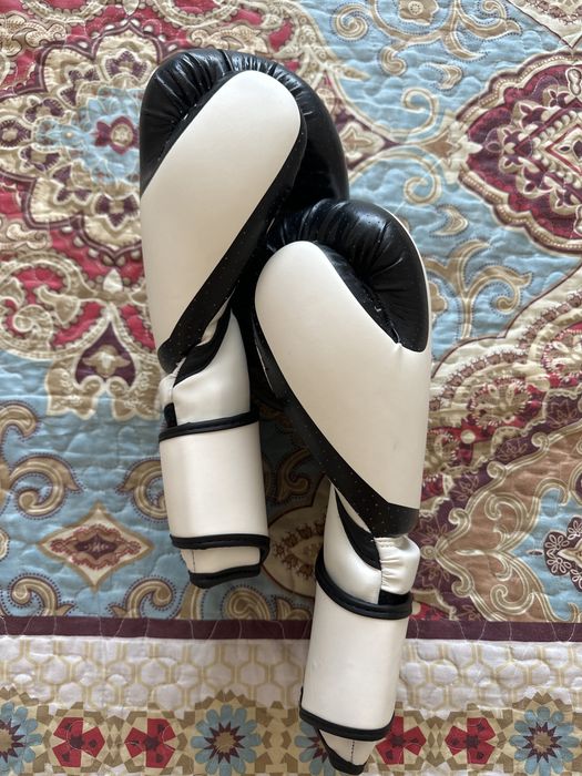 Боксёрские перчатки