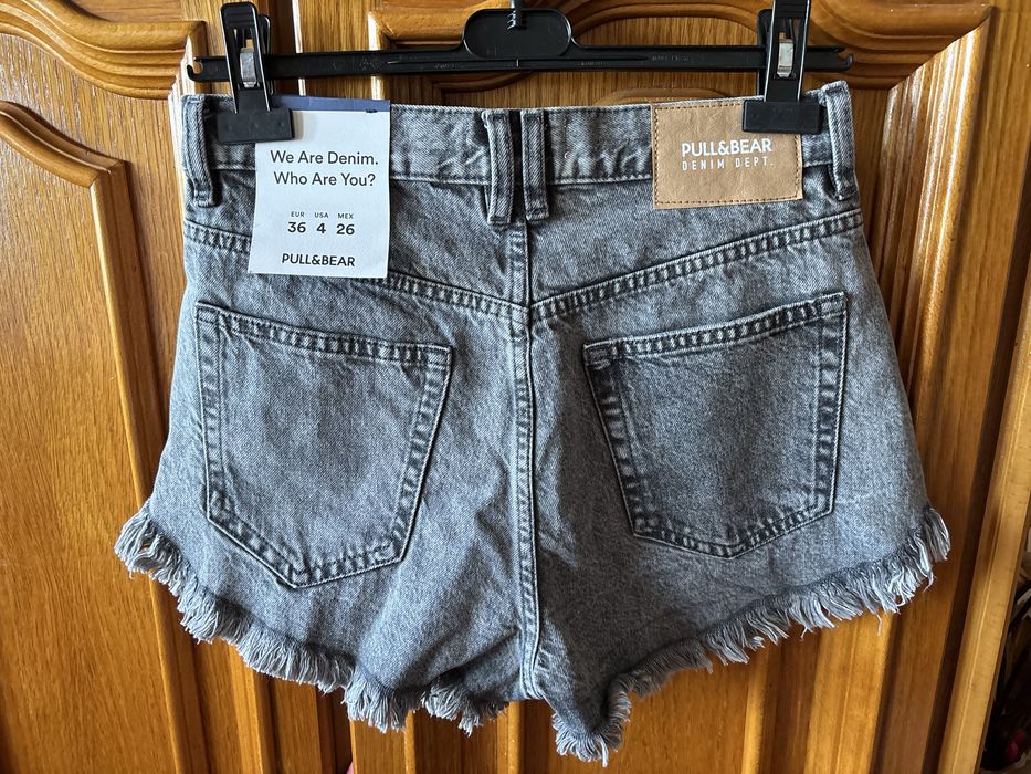 Pantaloni scurți din denim Pull&Bear gri prespălat, distressed, mărimea 36, noi cu etichetă