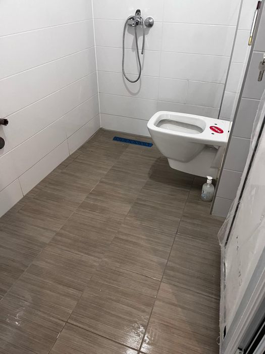 Ремонт бани, лепене на плочки