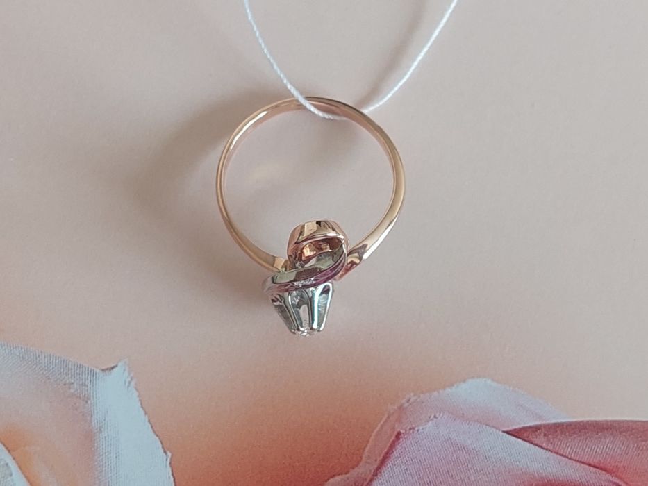 Золотое кольцо с бриллиантами