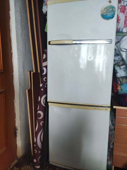 Продам холодильник LG на запчасти.
