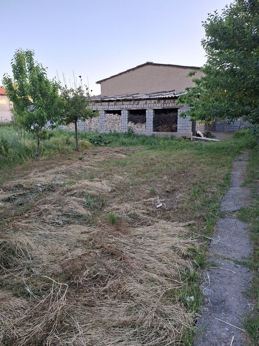 Арик буйи, бахаво жойдан 8.40 соток ер  сотувда. Кибрай,Байткургон