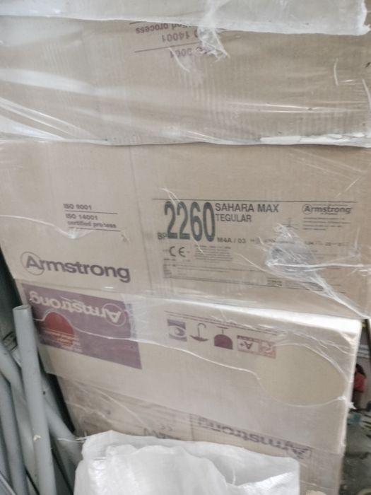Vind biscuiți pt tavan fals casetat noi Armstrong 5.04 m  pătrați la bax alb