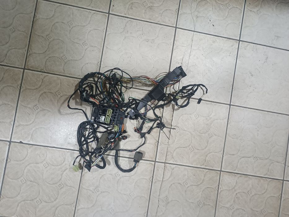 Продам проводку ЭБУ компьютера СОНС  и заднюю часть нексия 1