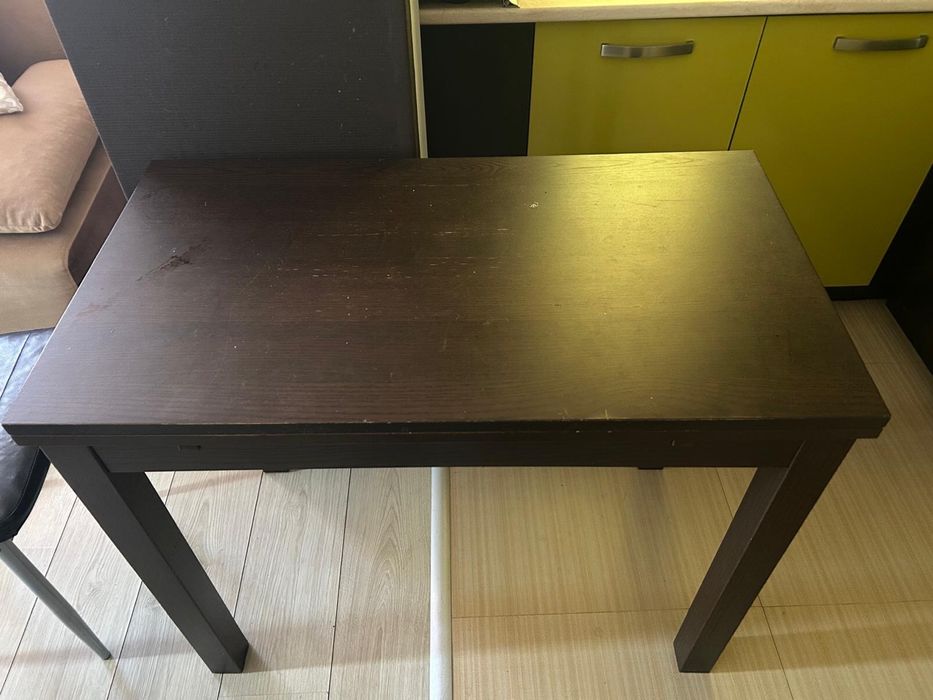 Комплект за обзавеждане спалня шкафчета скрин закачалка маса