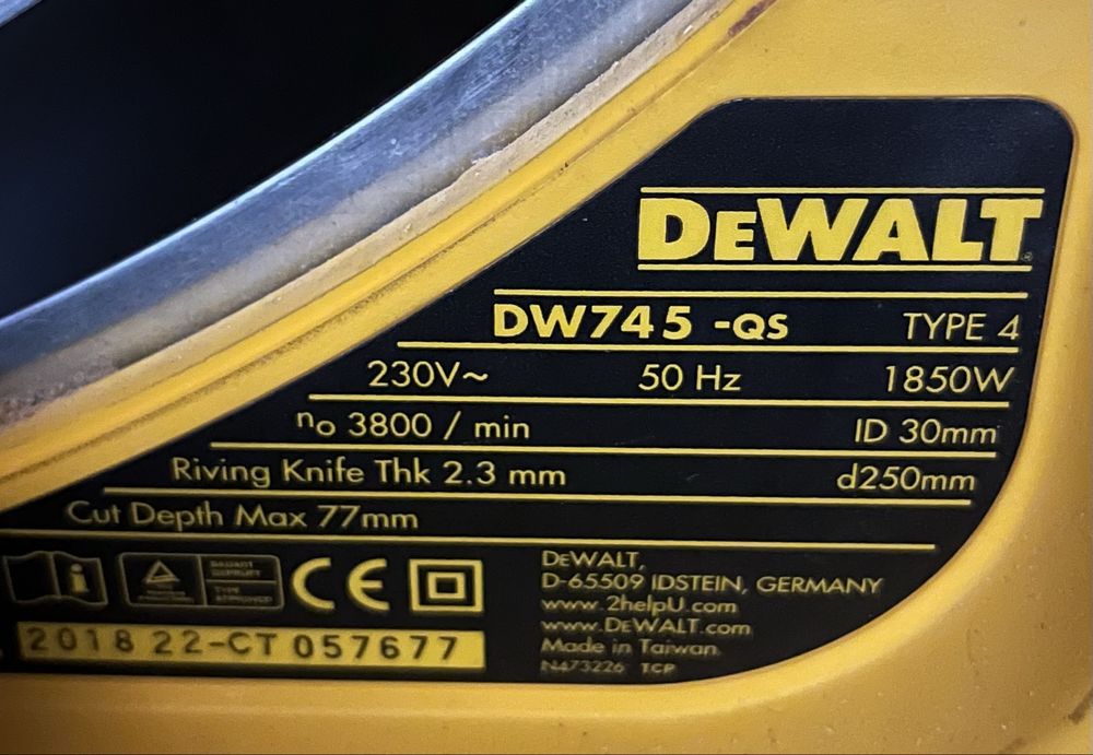 DeWalt DW745 – masă glisantă, șine extinse, suport și soft-start