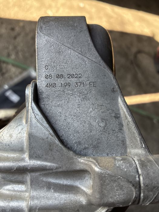Suport suporti motor audi q7 4m cod4M0199372FE COD 4M0199371FE