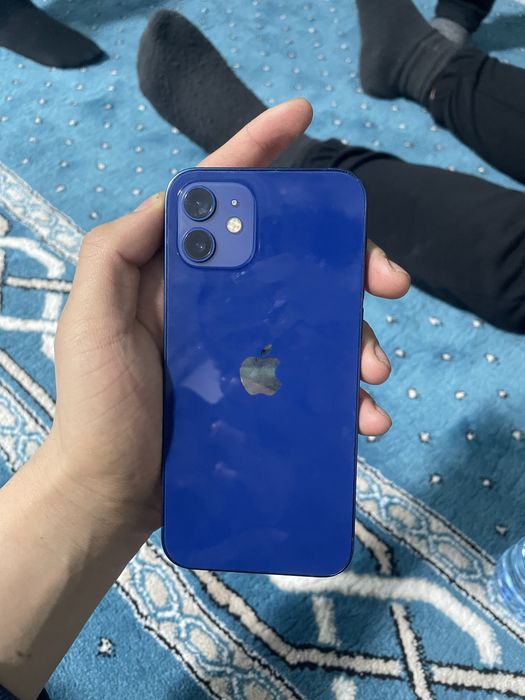 Продам 12 айфон .