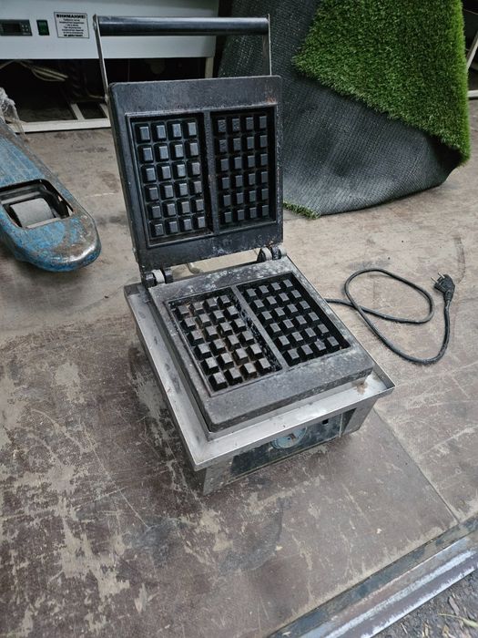 Вафельница бутербродница электровафельница