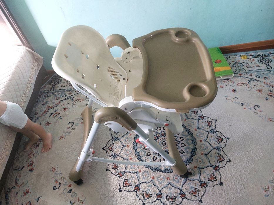 Продам детский стол