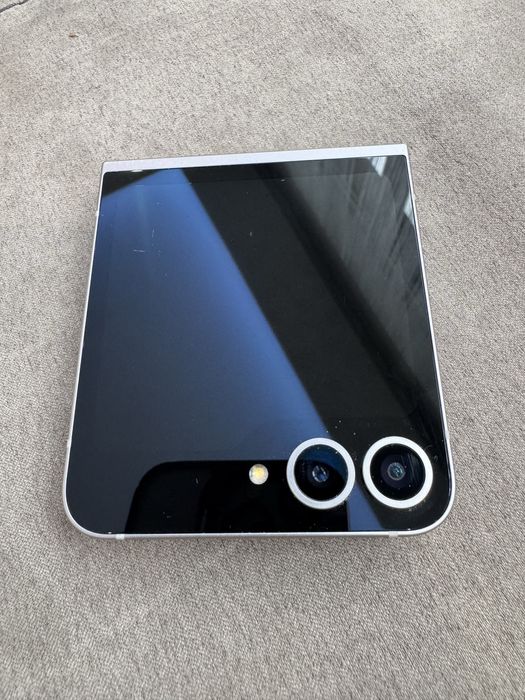Samsung galaxy z flip 6 256gb.