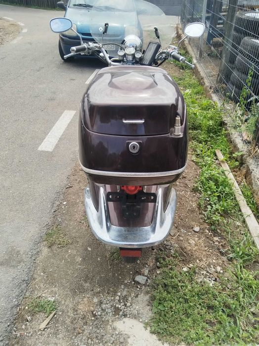 Vând scuter 125cm3
