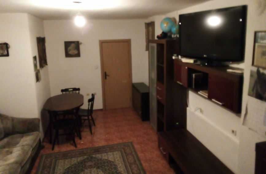 Дава се под наем Двустаен апартамент в Бургас, Възраждане - 75 кв.м за 102 € - Снимка #4