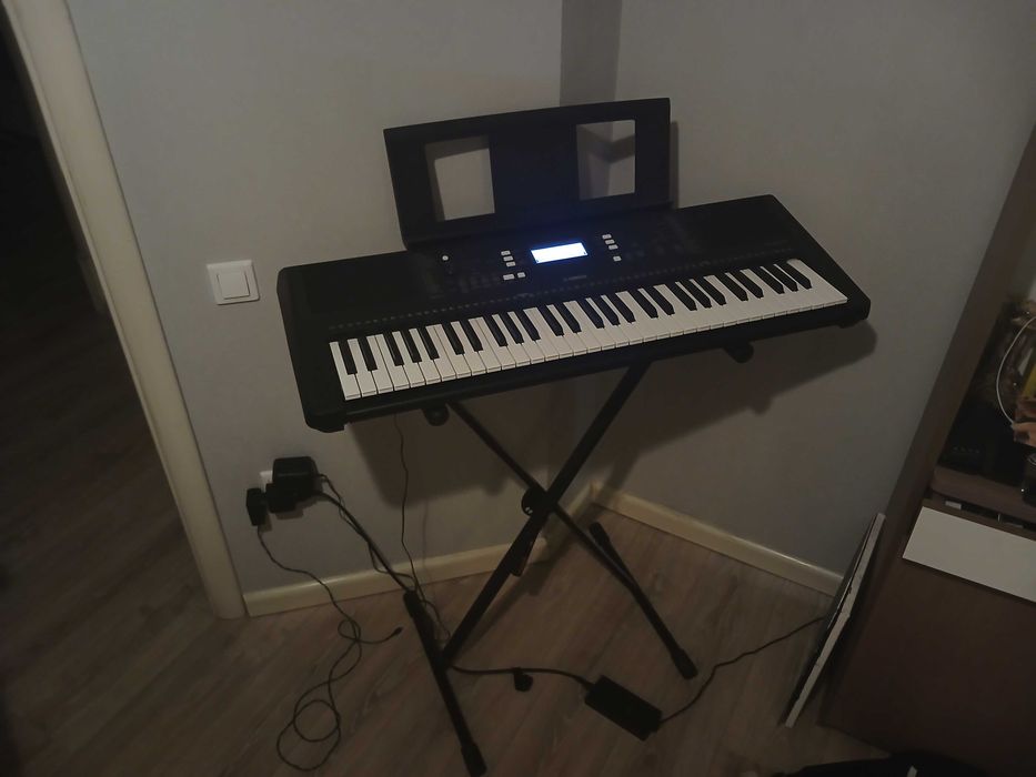 Синтезатор YAMAHA PSR-E373