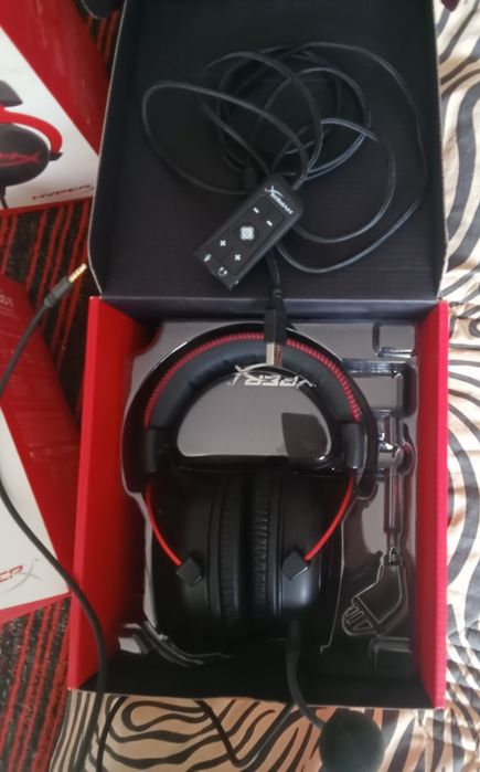 hayper x  cloud2 naushniki sotiladi karobkasi yoq naushnikni ozi