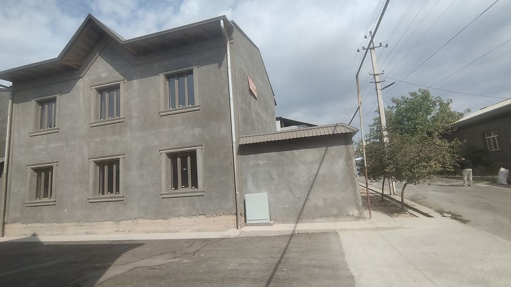 Дурмон Элитный проект асосида курилган 6 хона 2.8 сотикли евро коттедж