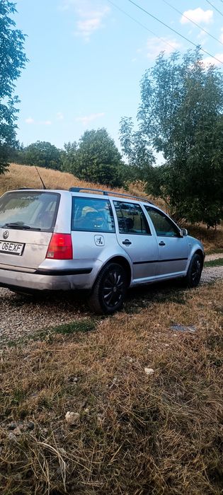 Vând Golf 4 benzină