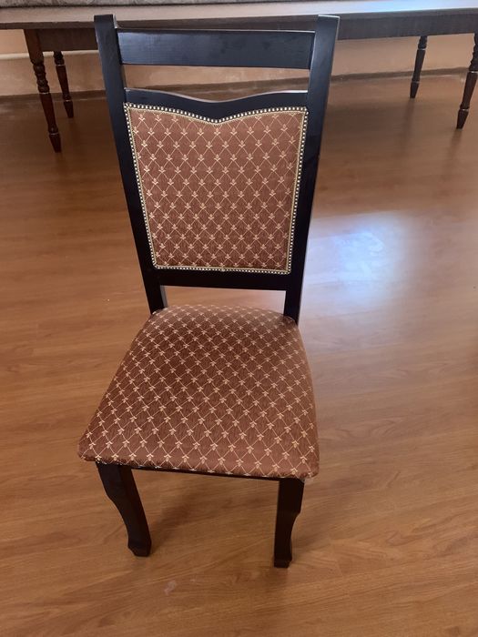 Стулья для гостинной,зала(34 штук+ стол)