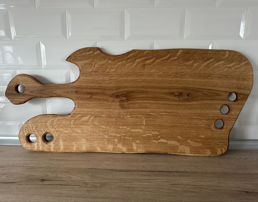 Tocator din lemn de stejar model unicat, lucrat manual