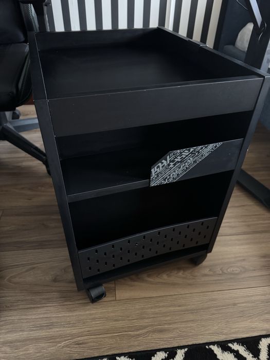 Set Gaming Premium – Birou RGB 120x60 + Scaun Razer Edition + Noptieră pe roți