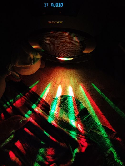 Продам колонку Сони(оригинал)