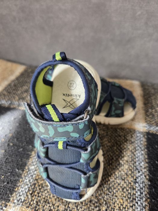 Сандалики для малыша 22 размер