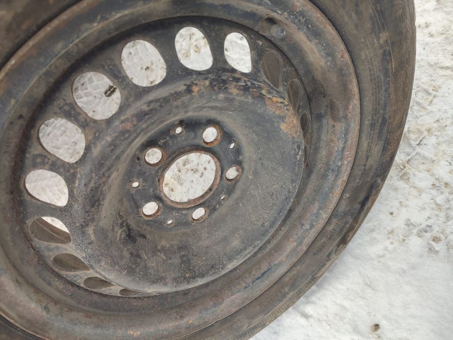 Продам диск на 15 с резиной шипы